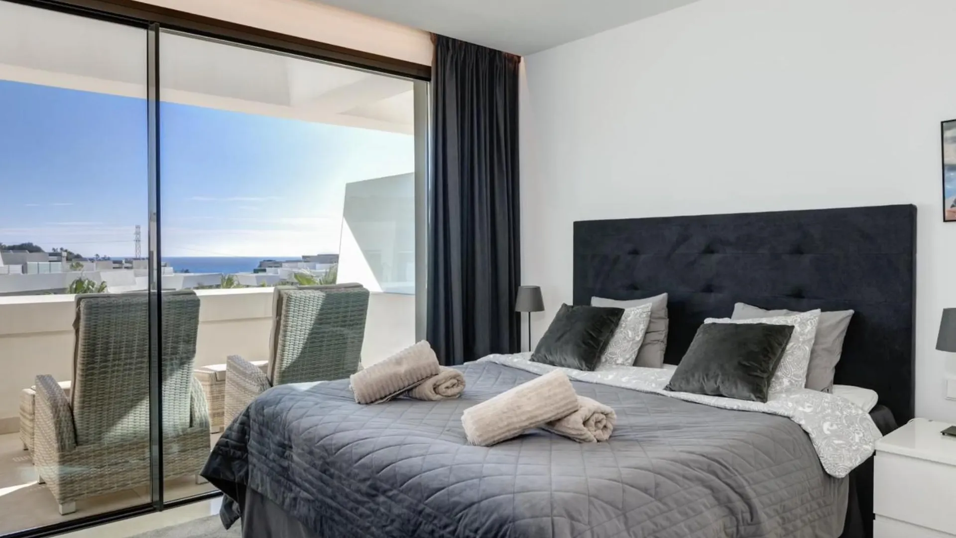 Exclusive Sea View Townhouse With Private Plunge Pool In La Valvega, La Cala De Mijas Apartment